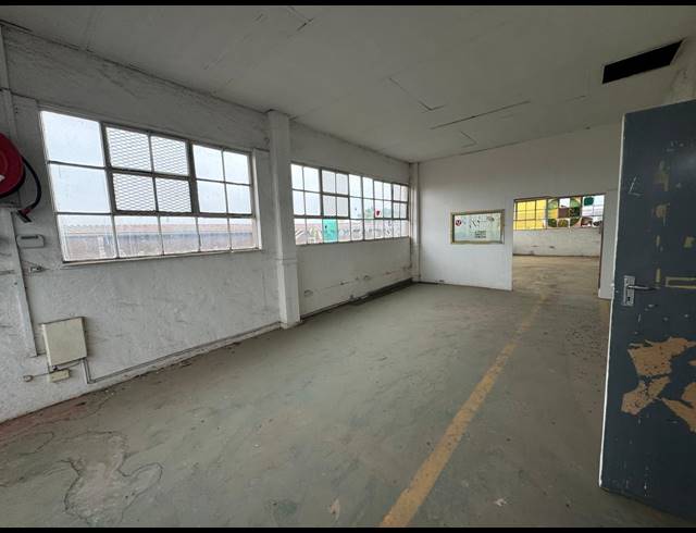 671M² WAREHOUSE TO LET IN INDUSTRIA NORTH